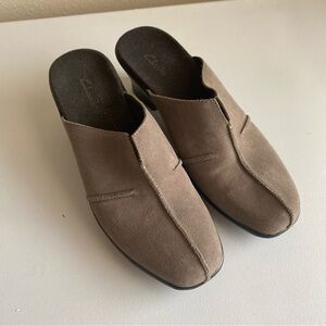 Clarks suede leather slip on mule clog wedges
